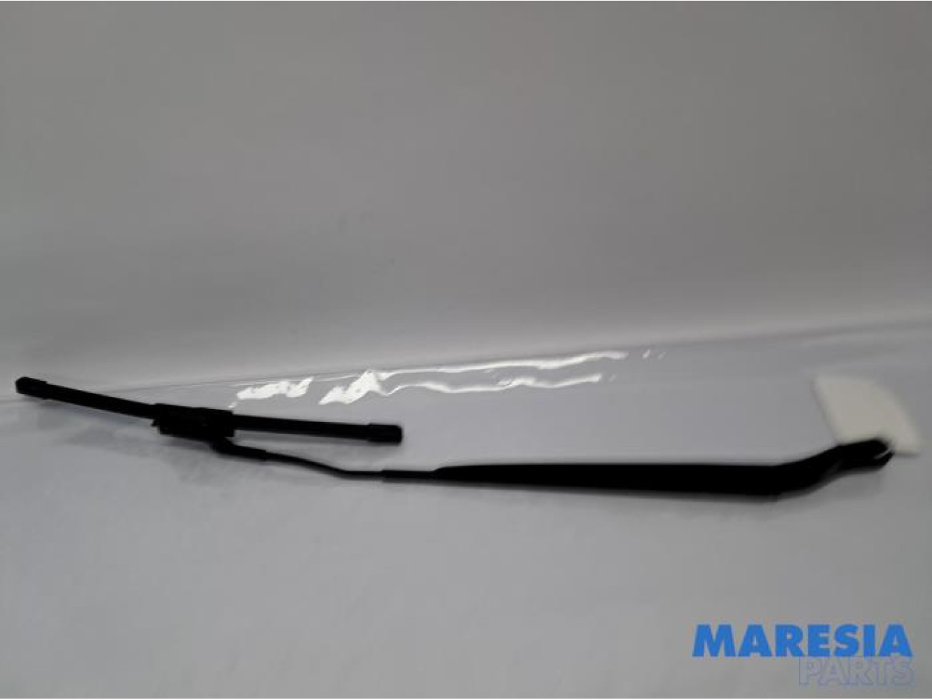 Peugeot - 208 - Front wiper arm