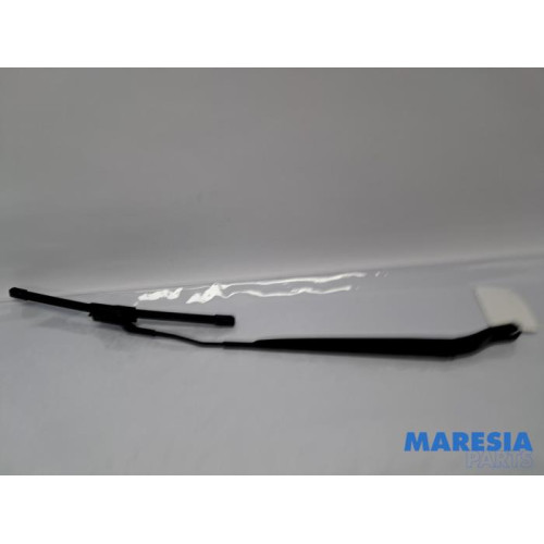 Peugeot - 208 - Front wiper arm