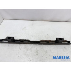 Renault - Trafic - Bumperframe achter