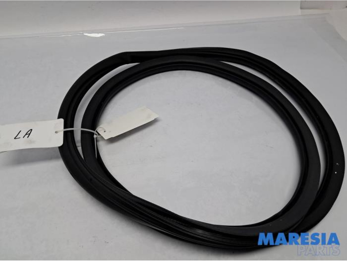 Peugeot - 208 - Portierrubber 4Deurs links-achter