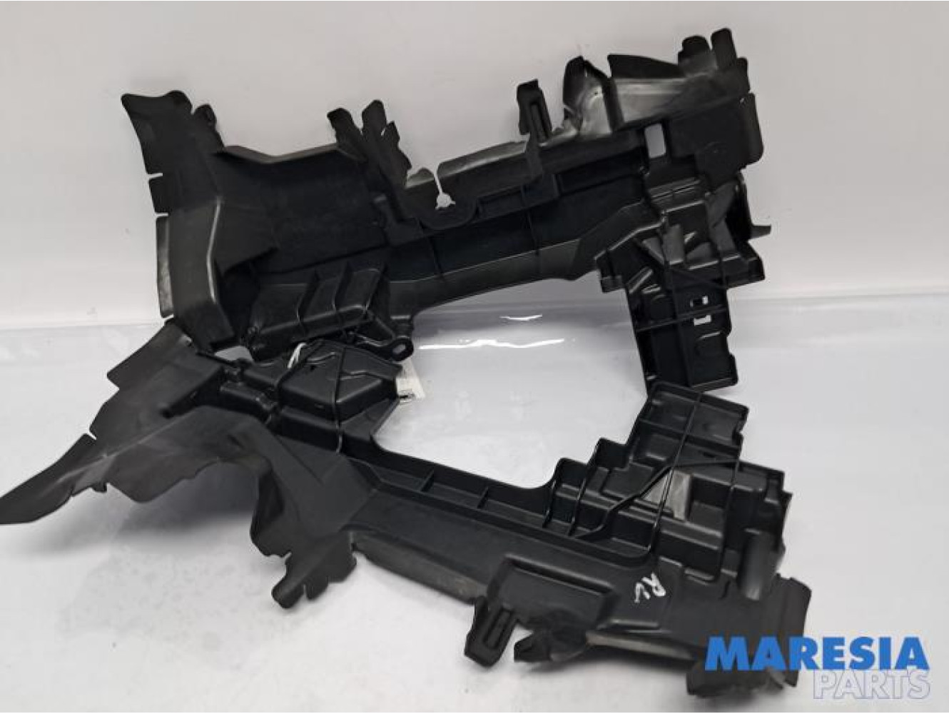 Peugeot - 208 - Air funnel