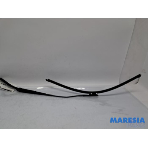 Peugeot - 307 - Front wiper arm