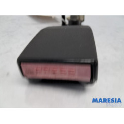 Peugeot - 307 - Insertion ceinture de sécurité arrière droite