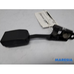 Peugeot - 307 - Insertion ceinture de sécurité arrière droite