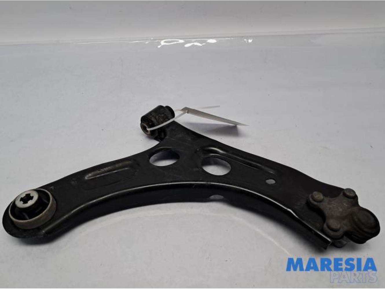 Peugeot - 208 - Bras de suspension bas avant gauche