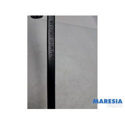 Peugeot - Partner - Front wiper arm