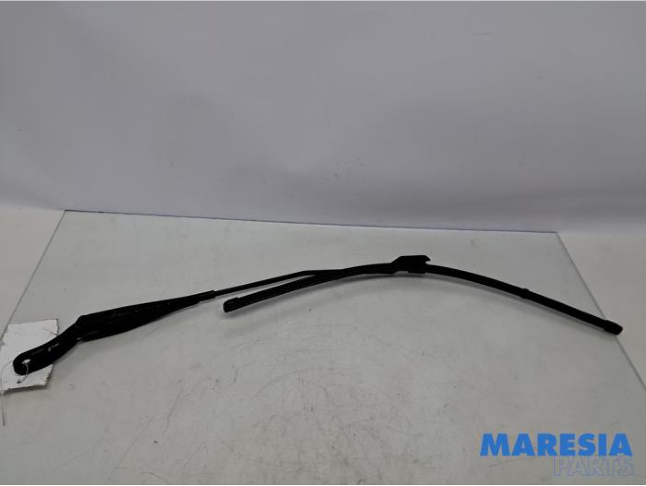 Peugeot - Partner - Front wiper arm