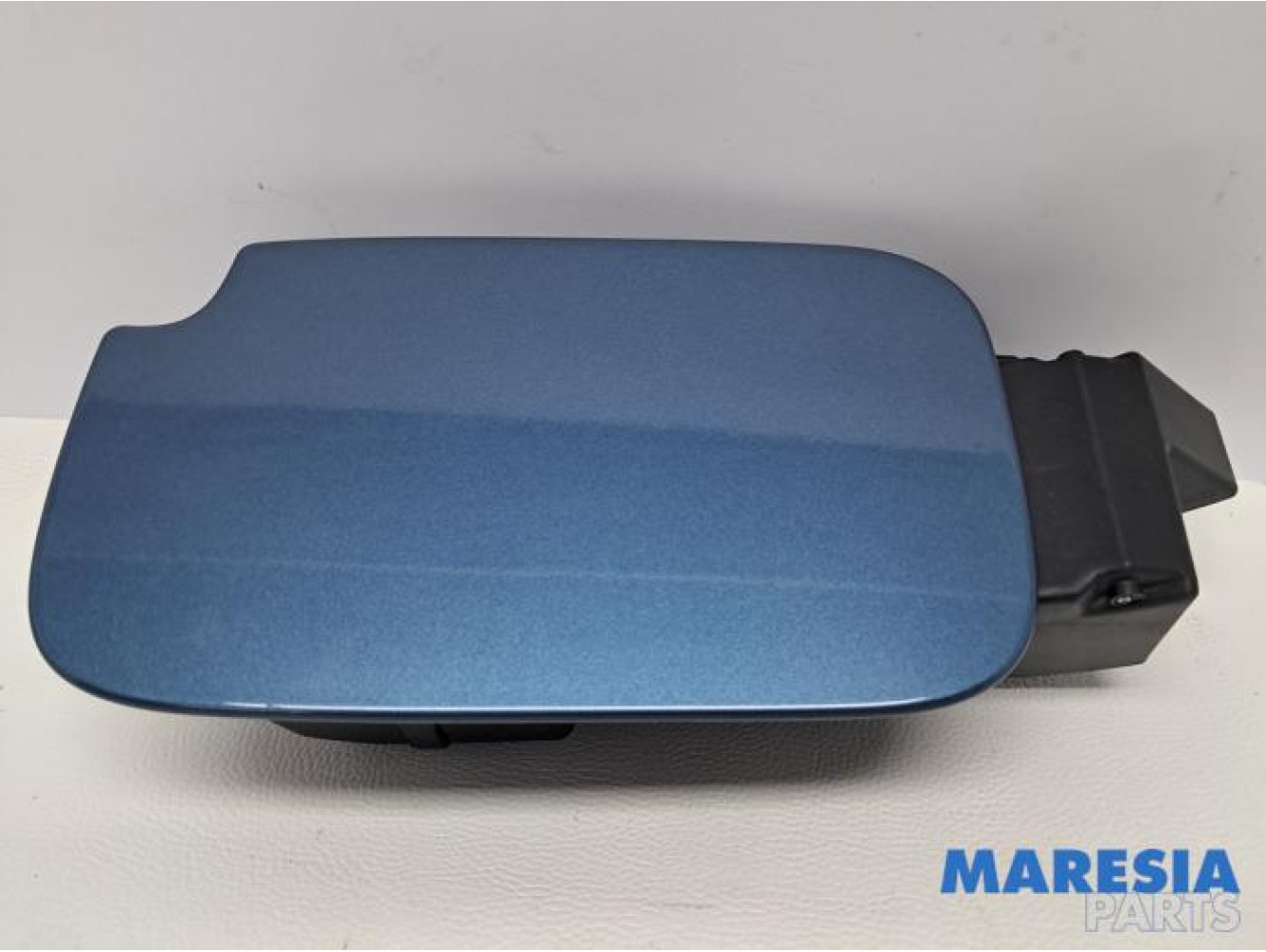 Peugeot - Partner - Tank cap cover