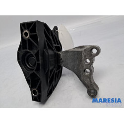 Peugeot - 208 - Motorsteun