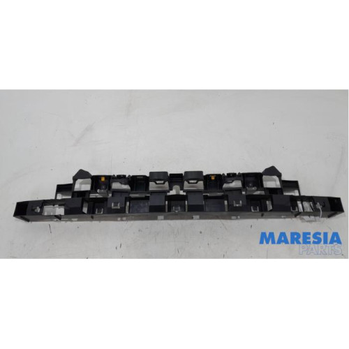 Renault - Trafic - Bumper Schokdemper voor