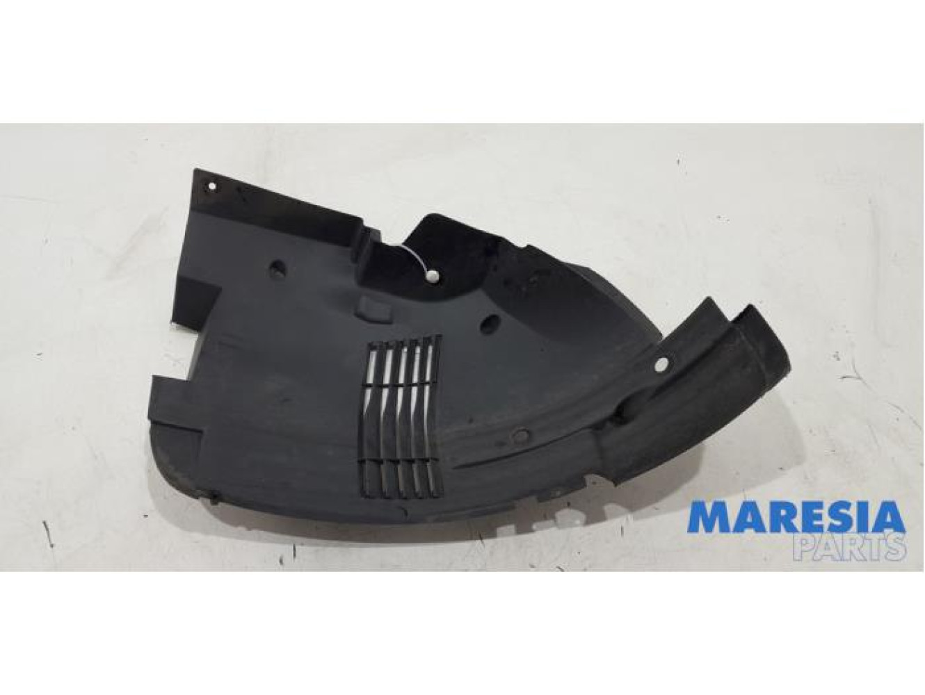 Renault - Trafic - Wheel arch liner
