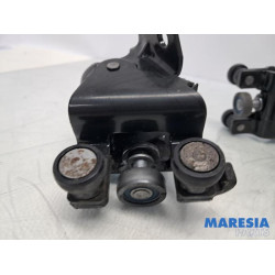 Peugeot - Partner - Schuifdeurrol rechts