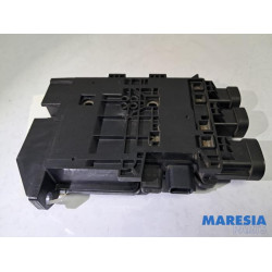 Renault - Megane - Spanningsregelaar