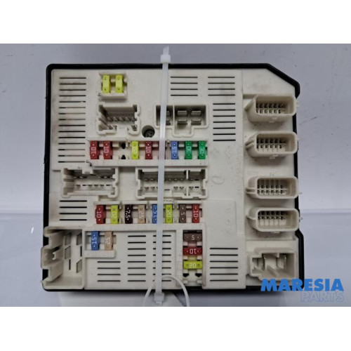 Renault - Megane - Zekeringkast