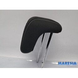 Renault - Megane - Headrest