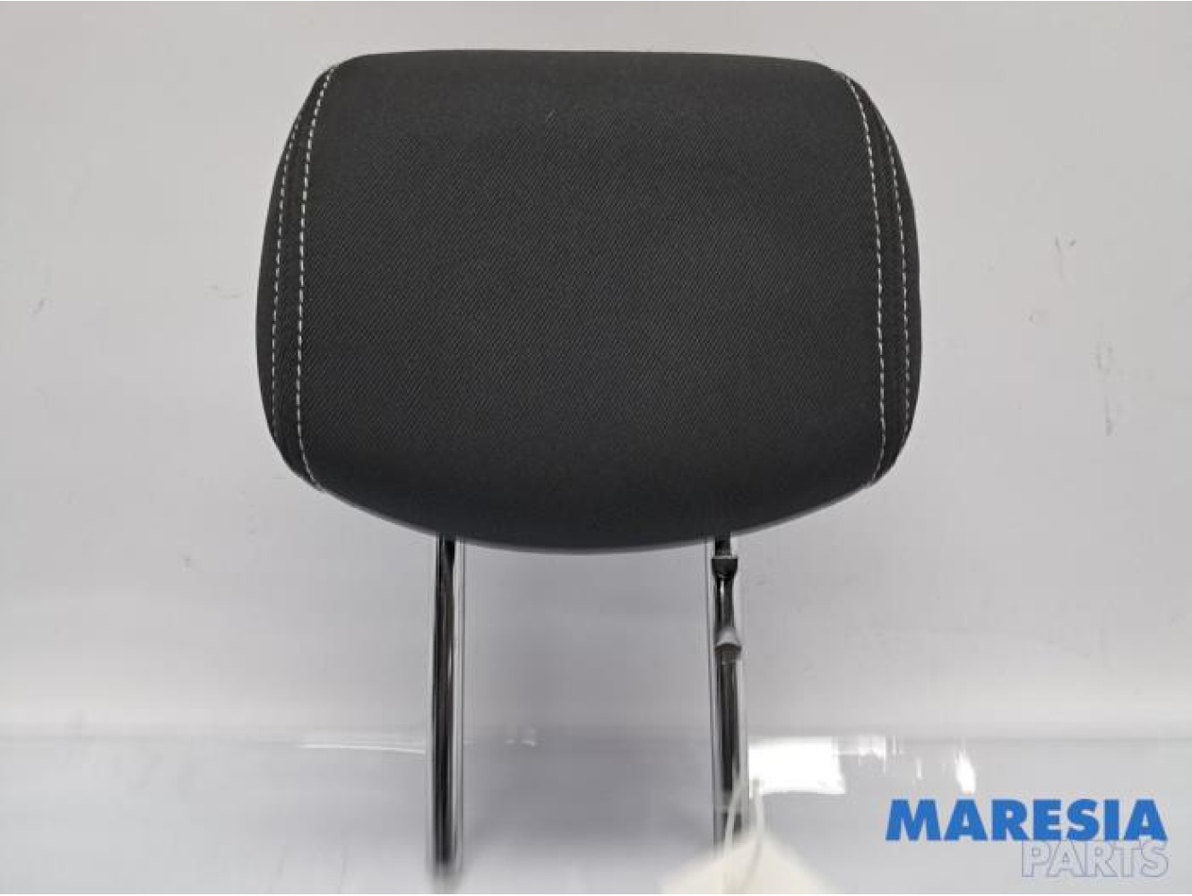 Renault - Megane - Headrest