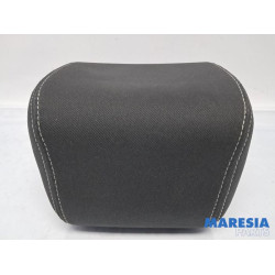 Renault - Megane - Headrest