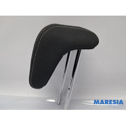Renault - Megane - Headrest