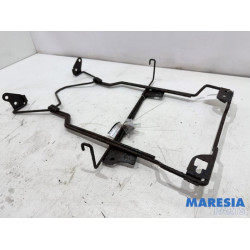 Renault - Trafic - Aufhängemechanik Reserverad