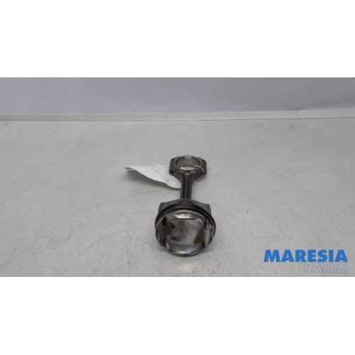 Peugeot - 2008 - Drijfstang