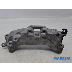 Peugeot - 2008 - Motorsteun