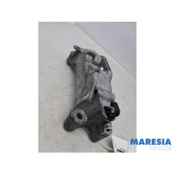 Peugeot - 2008 - Motorsteun