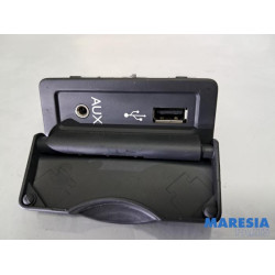 Renault - Megane - AUX/USB aansluiting