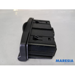 Renault - Megane - AUX/USB aansluiting