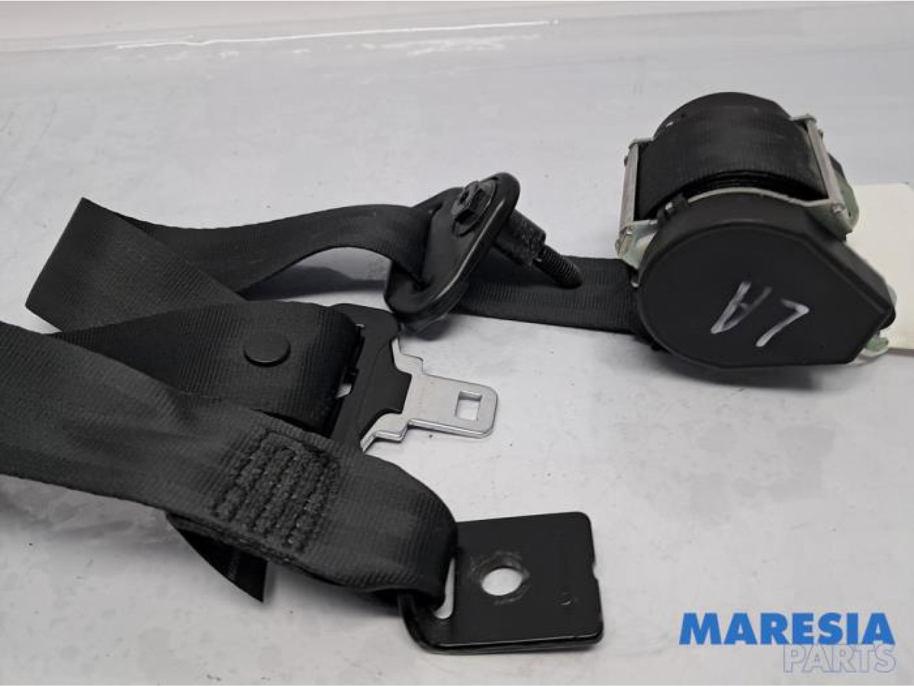 Renault - Megane - Rear seatbelt, left