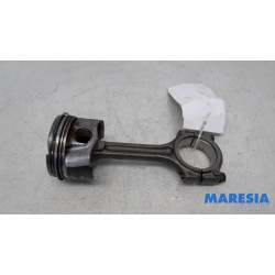 Renault - Clio - Connecting rod