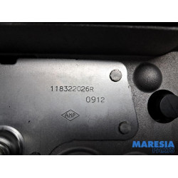 Renault - Clio - Rocker cover