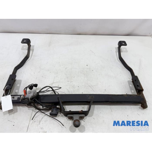 Renault - Trafic - Towbar