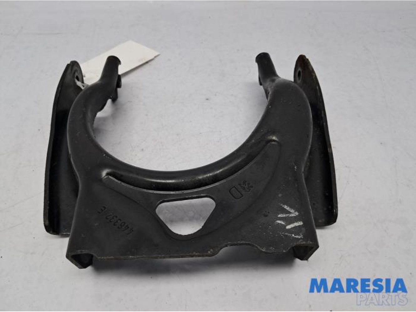 Citroen - C6 - Querlenker oben rechts vorne