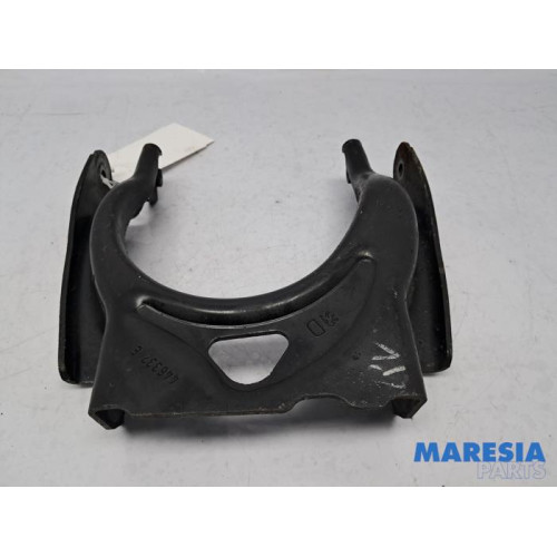 Citroen - C6 - Querlenker oben rechts vorne