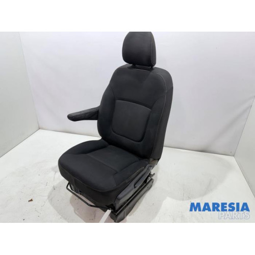 Renault - Trafic - Stoel links