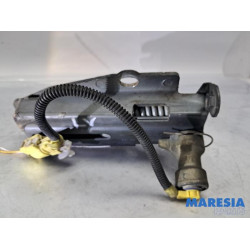 Citroen - C6 - Pedestrian airbag