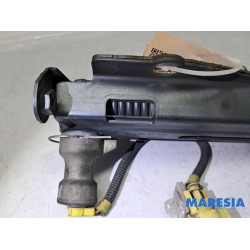 Citroen - C6 - Pedestrian airbag