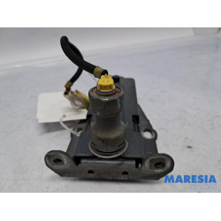 Citroen - C6 - Pedestrian airbag