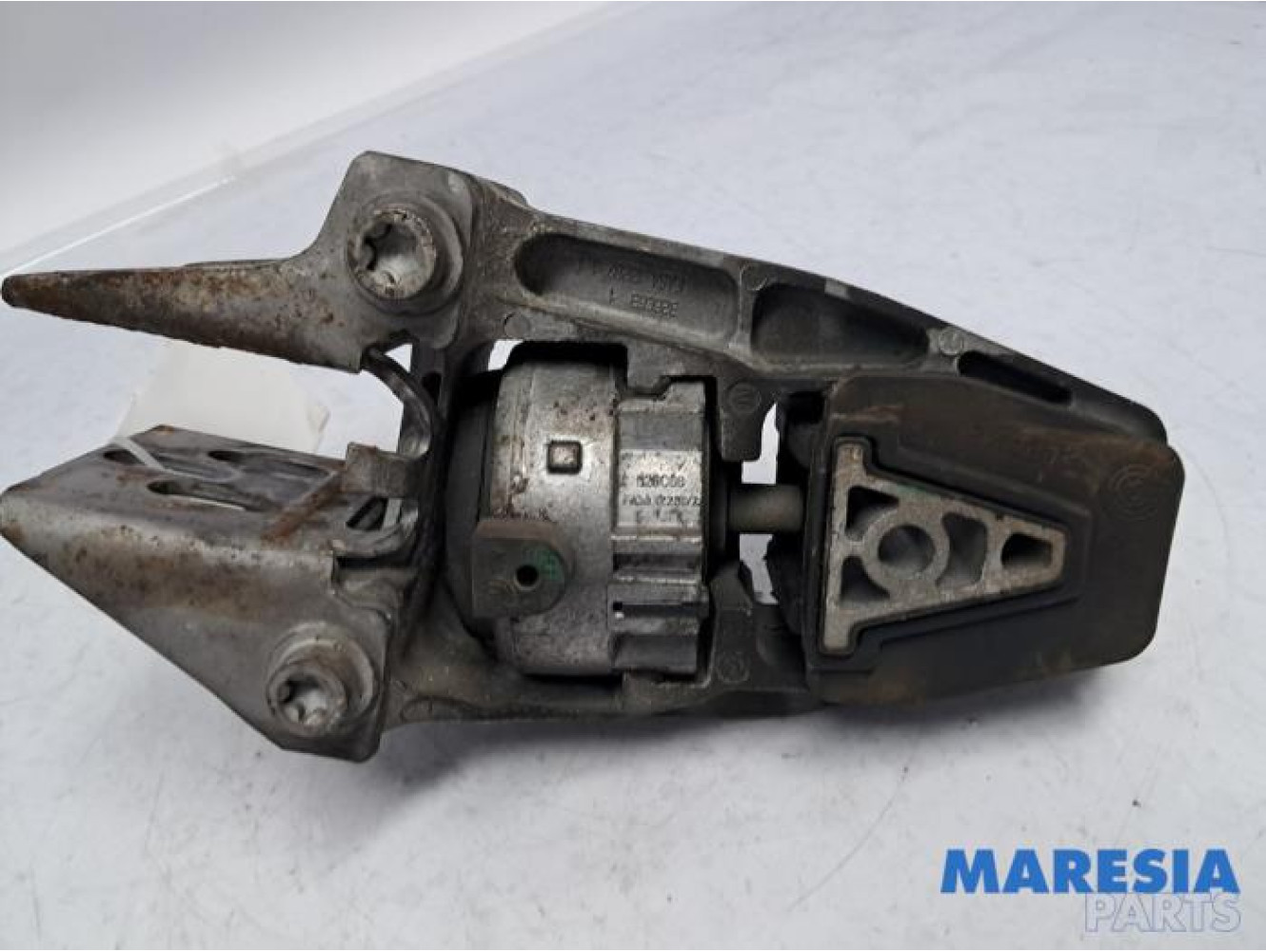 Citroen - C6 - Engine mount