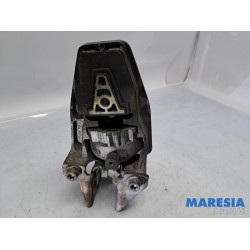 Citroen - C6 - Engine mount
