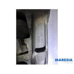 Citroen - C6 - Engine mount