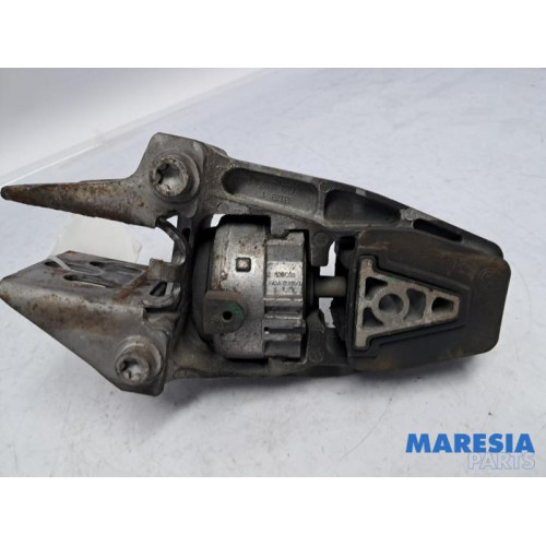 Citroen - C6 - Engine mount
