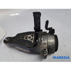 Citroen - C6 - Engine mount