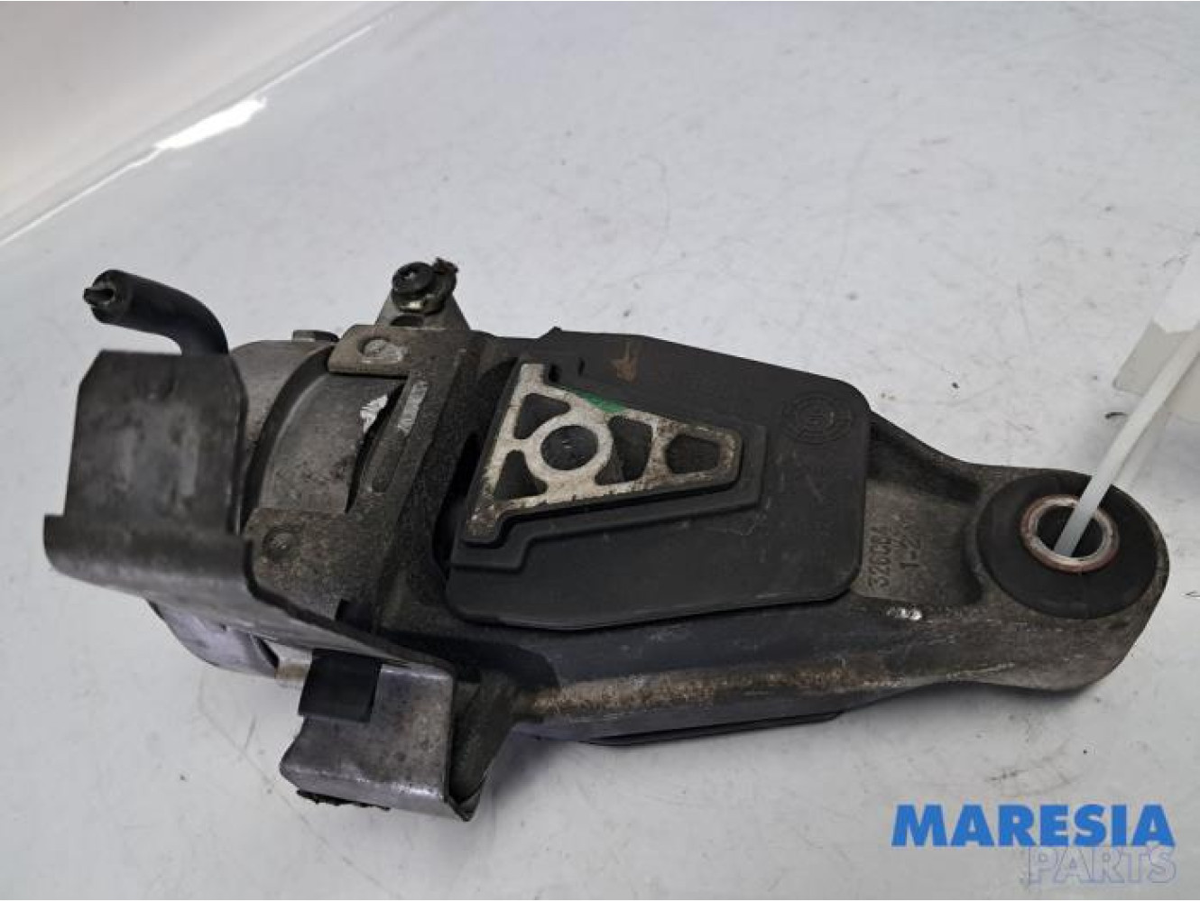 Citroen - C6 - Engine mount