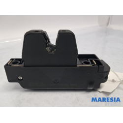 Peugeot - 307 - Tailgate lock mechanism