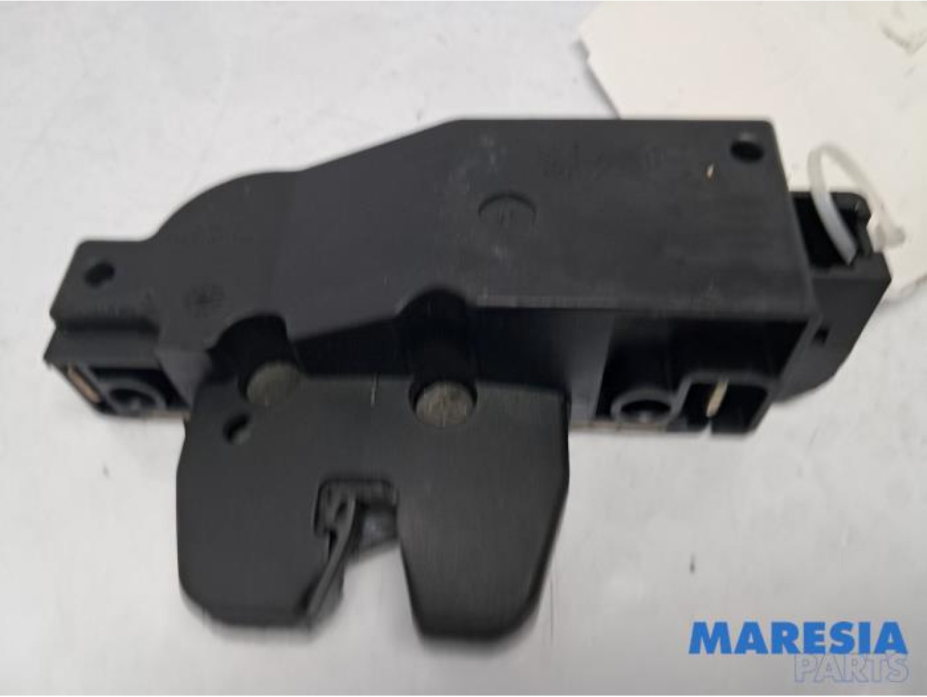 Peugeot - 307 - Tailgate lock mechanism