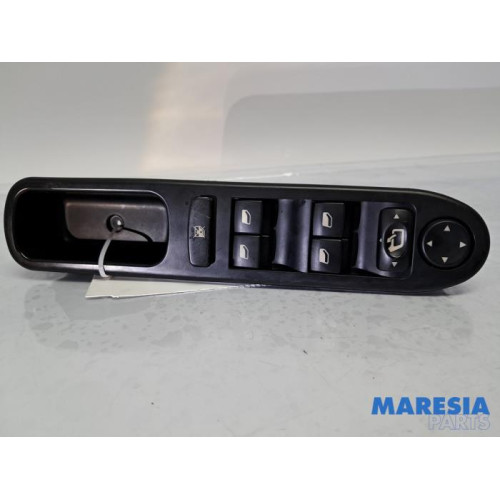Peugeot - 307 - Multi-functional window switch