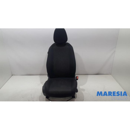 Peugeot - 308 - Stoel rechts