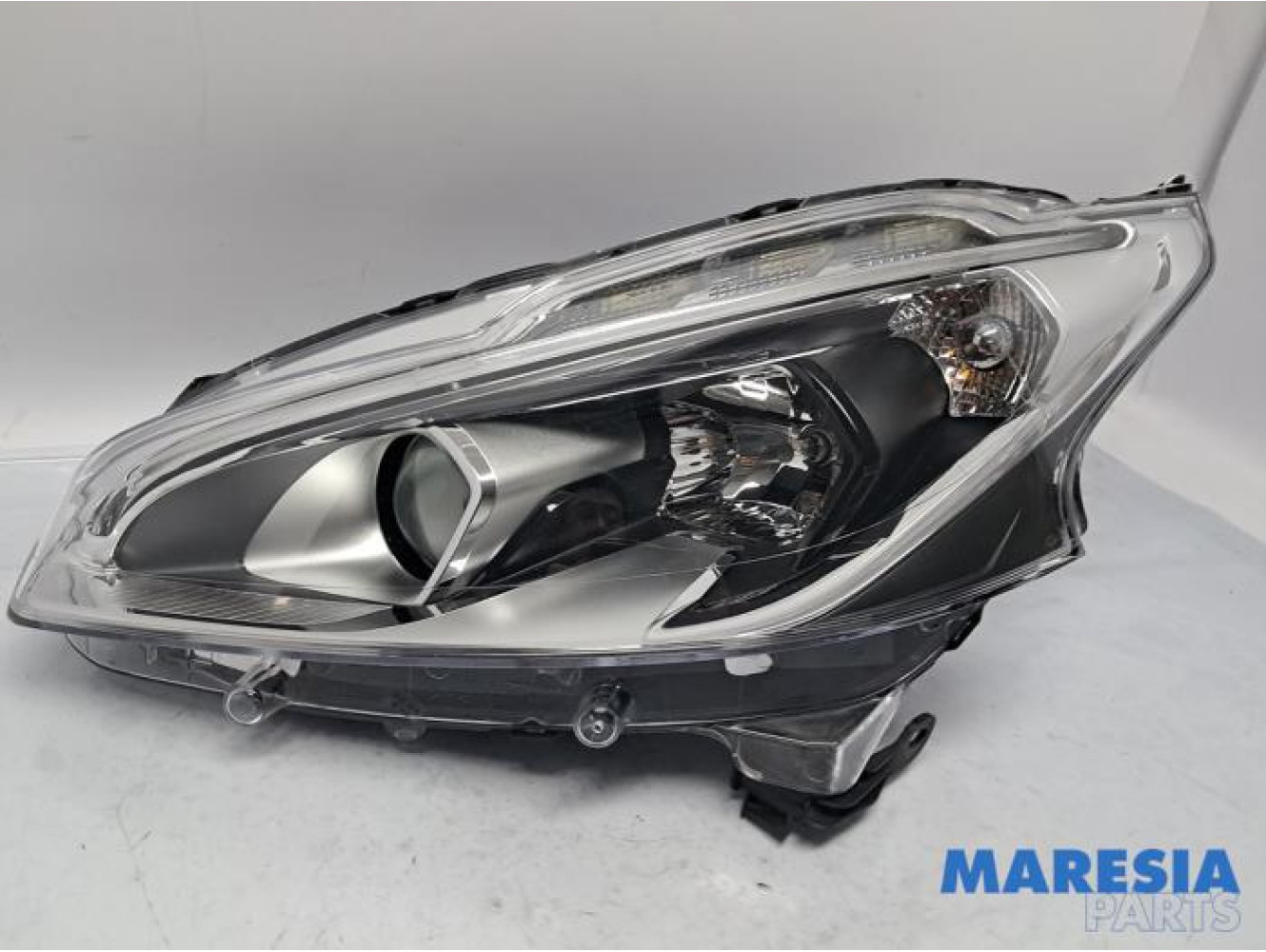 Peugeot - 208 - Phare gauche