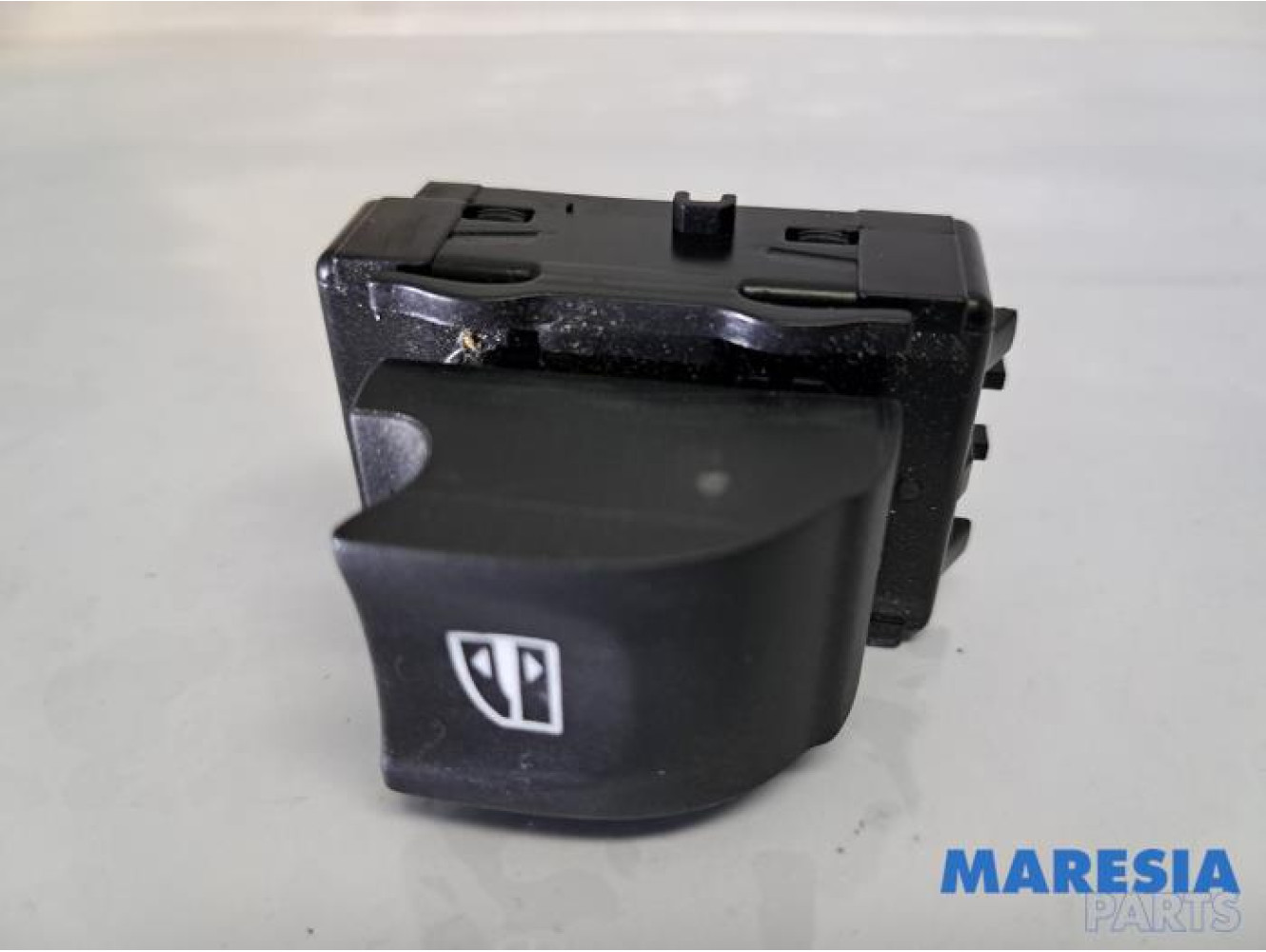 Renault - Megane - Electric window switch